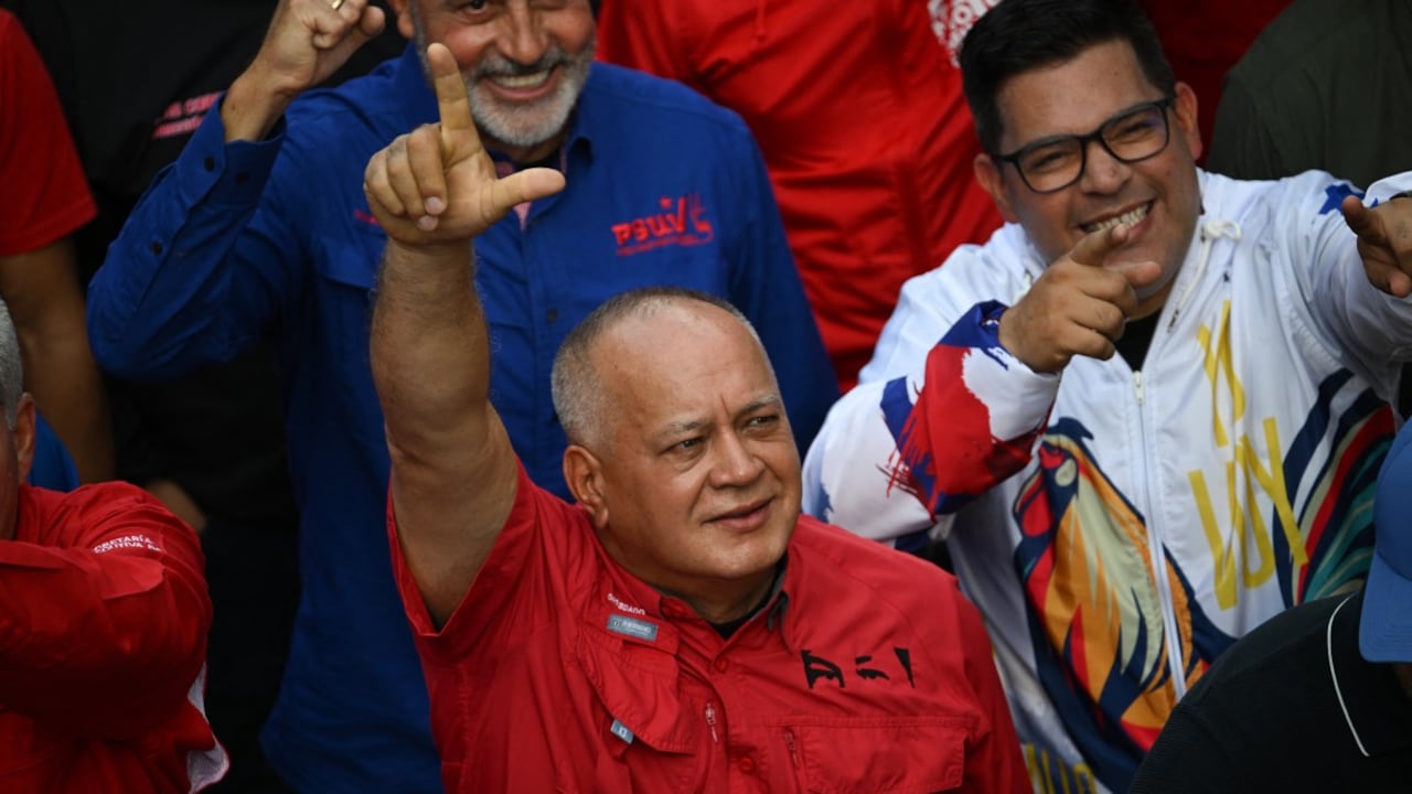 Diosdado Cabello lanza amenaza: “Si no les cae una bomba, nosotros vamos por ustedes”