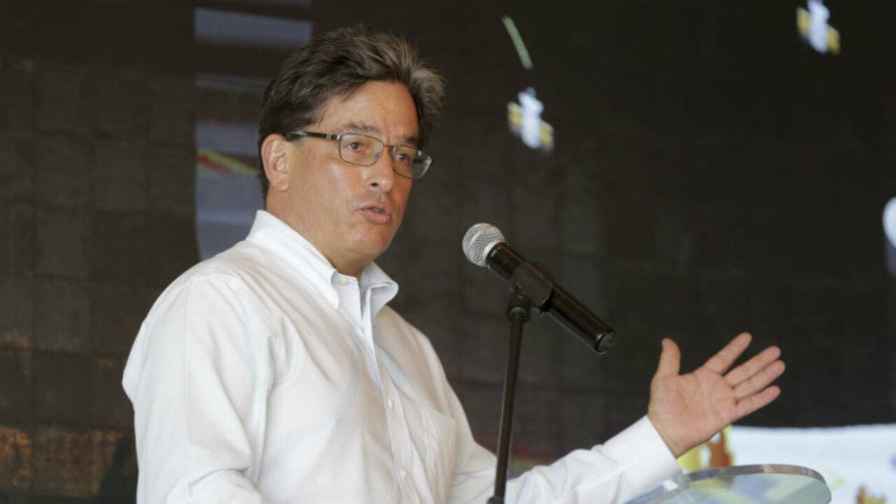 Alberto Carrasquilla.