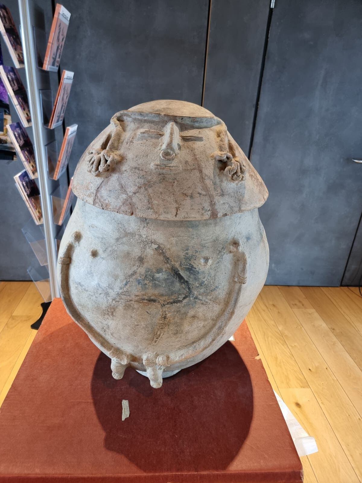 Urna chimila es un elemento funerario de una cultura que e ubica en el departamento de Magdalena.