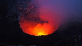 Un estudio detectó señales distintas en dos zonas de un volcán activo de Centroamérica.