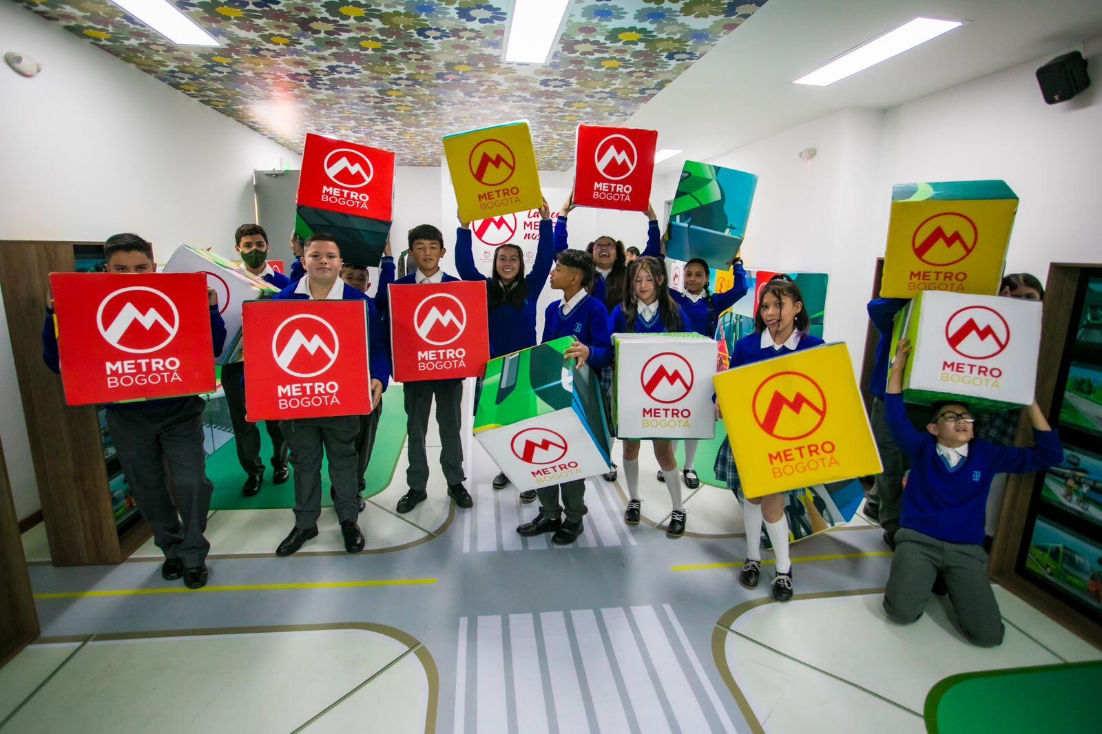 Esta es una de las primeras acciones de cultura ciudadana que desarrolla el Distrito en torno a la Red Metro, con el objetivo de iniciar e incentivar la apropiación, el cuidado y el empoderamiento por el Metro de Bogotá.