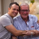 Periodista José Patiño y su padre, quien falleció por el terremoto del pasado 10 de agosto.