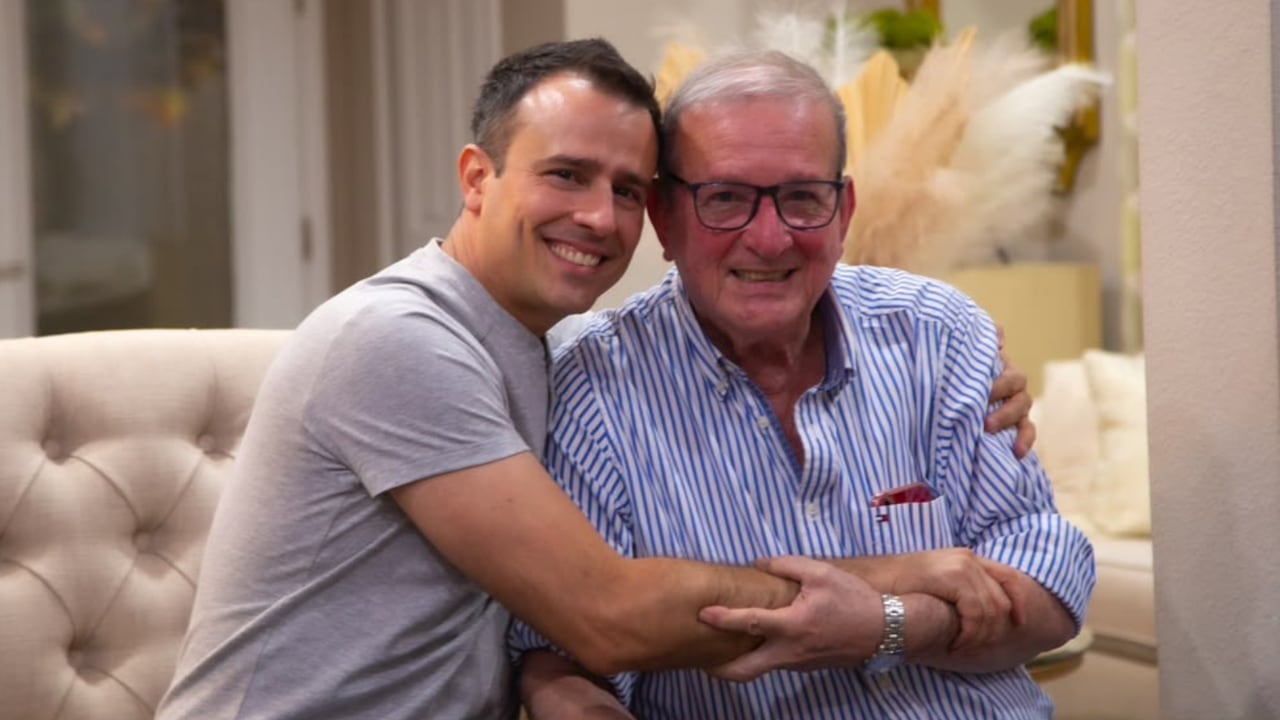 Periodista José Patiño y su padre, quien falleció por el terremoto del pasado 10 de agosto.