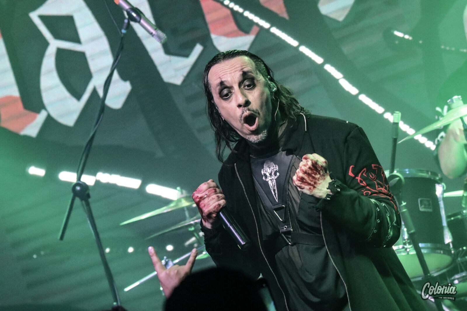 Después de 15 años, la banda italiana Lacuna Coil, liderada por los cantantes Cristina Scabbia y Andrea Ferro, regresó a Bogotá.