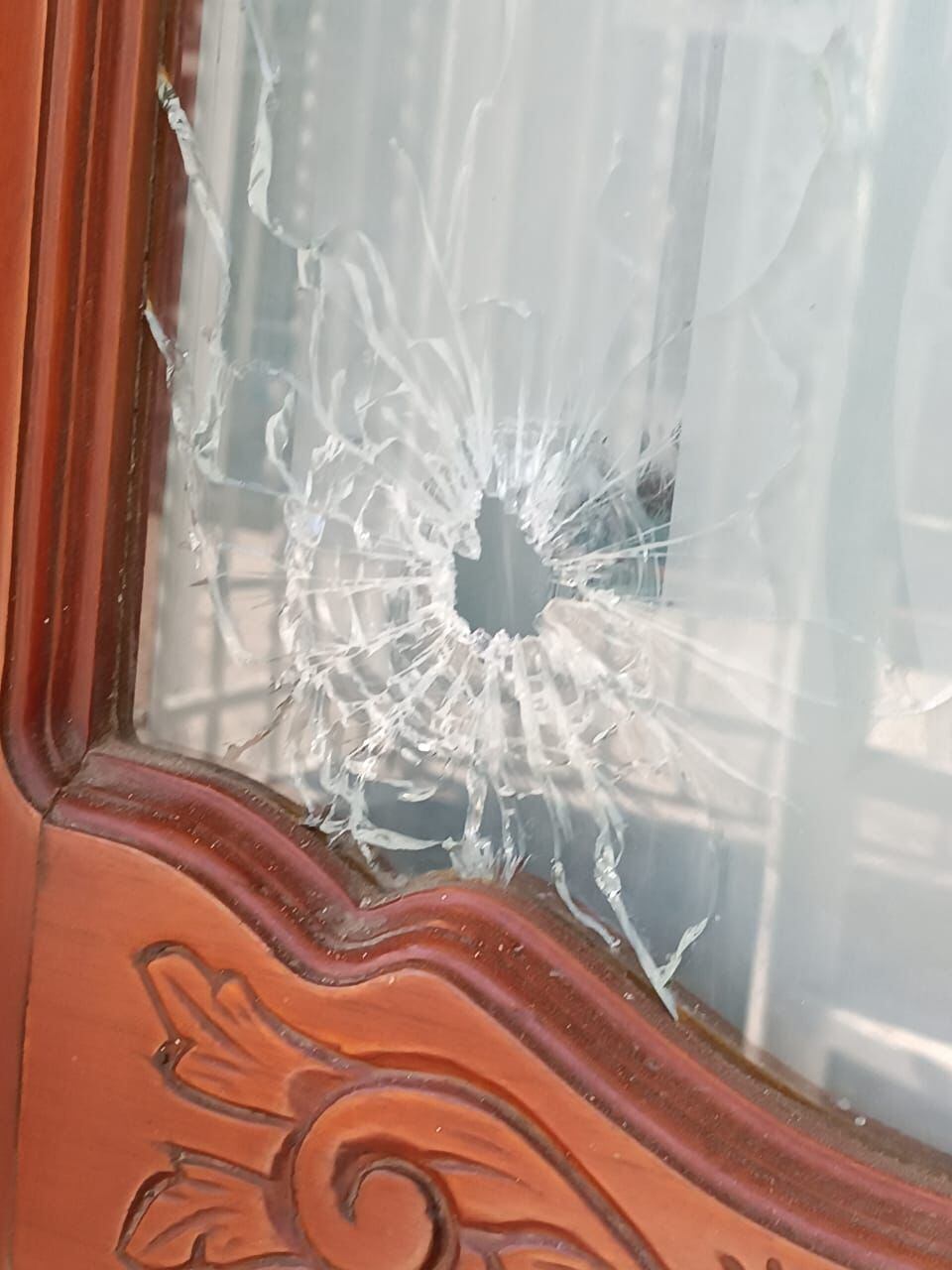 Los hombres dispararon contra la vivienda de la víctima