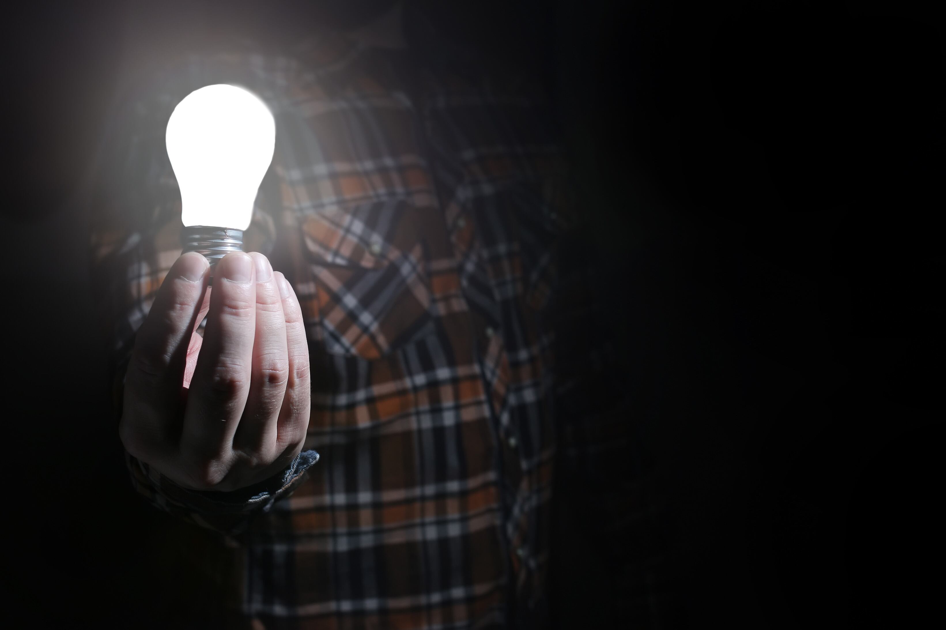 Bombillo energía razonamiento