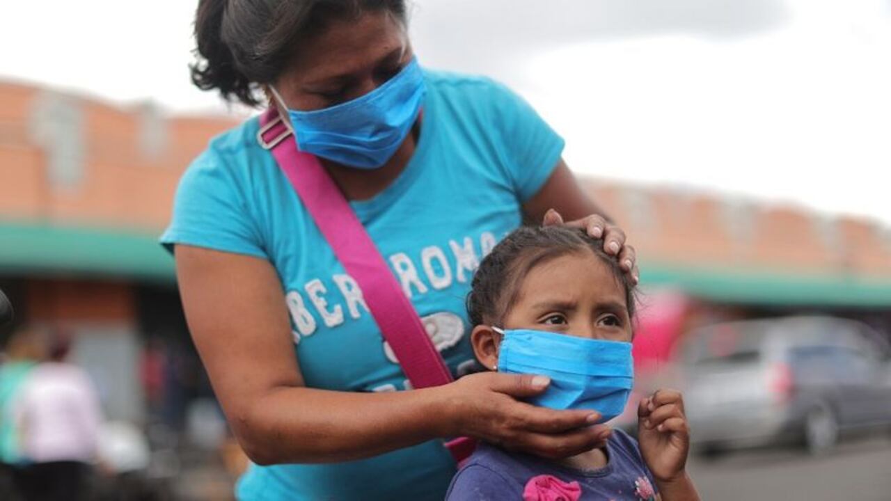 En México se registraron más de 77.000 muertes por el nuevo coronavirus, según datos de la Universidad John Hopkins.