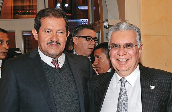 Angelino Garzón y Carlos Arcesio Paz.
