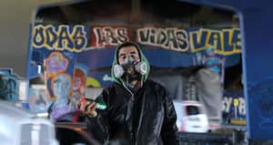 Hard, uno de los artistas urbanos del Museo de Memoria al Aire Libre.