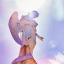 Los ángeles suelen comunicarse de diversas formas con las personas.