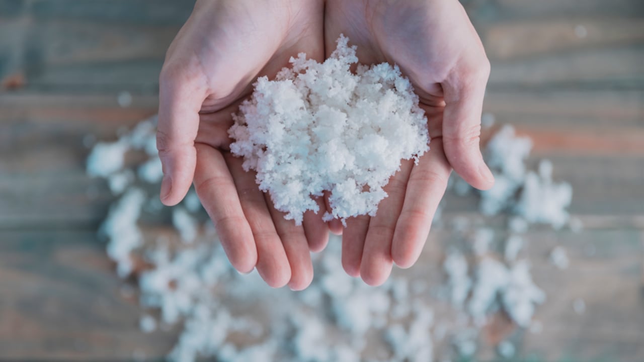 La sal de mesa está compuesta por dos minerales cloruro y sodio.
