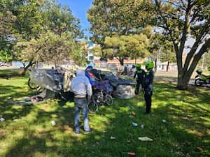 Usando el reciclaje como fachada, Los Paisas movían drogas y armas en el barrio Álamos, en Bogotá; así los descubrieron