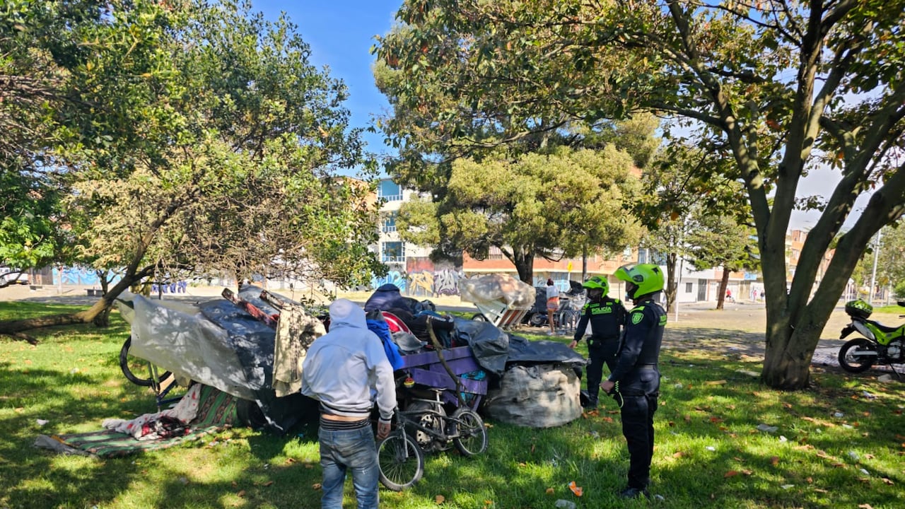 Usando el reciclaje como fachada, Los Paisas movían drogas y armas en el barrio Álamos, en Bogotá; así los descubrieron