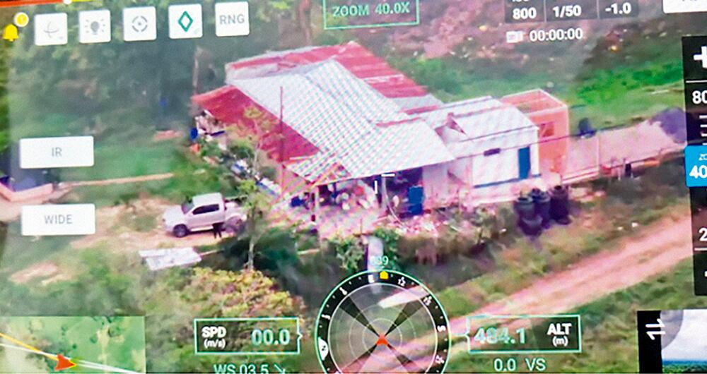    Con aviones no tripulados, la Policía logró ubicar a alias Matamba en una casa de campo en Santander.
