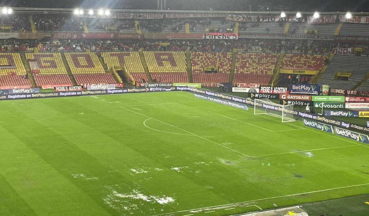El agua no permitió el desarrollo del juego entre Santa Fe y Cali el 21 de marzo.