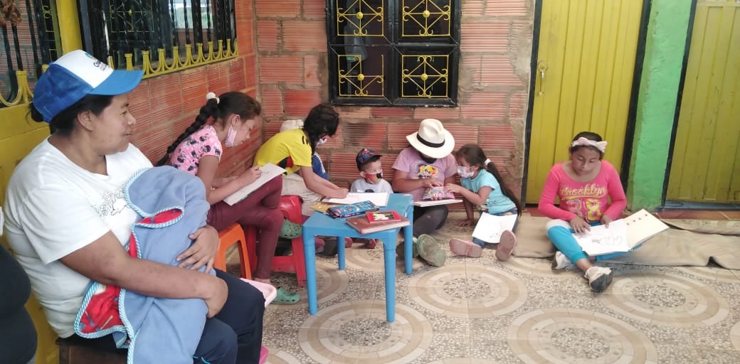 Biblioteca de Chipaque, Cundinamarca gana premio iberoamericano por su  proyecto “El Libro Viajero”