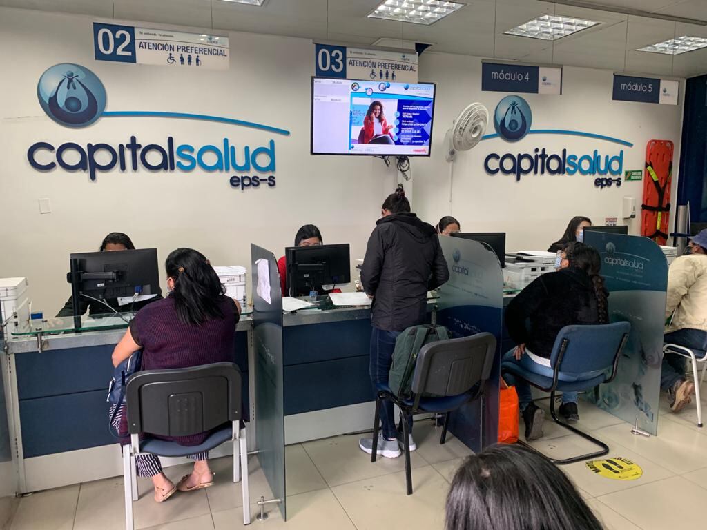 Autoridades de Bogotá celebran levantamiento de medida de recuperación a Capital Salud