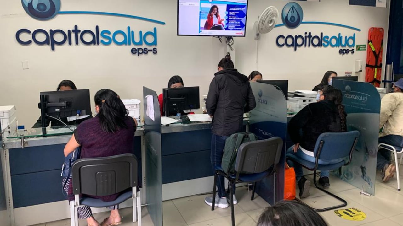 Autoridades de Bogotá celebran levantamiento de medida de recuperación a Capital Salud