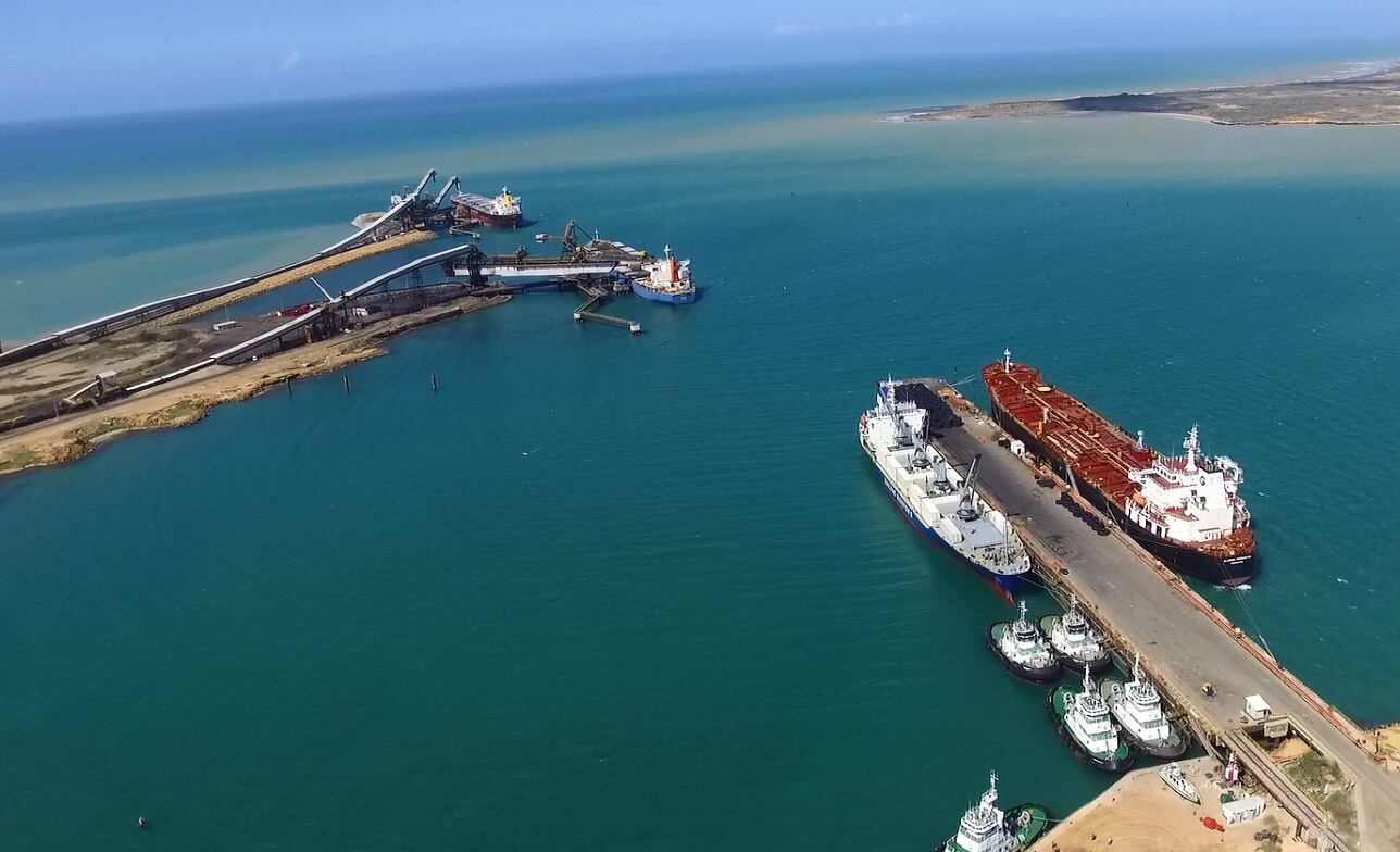 Cerrejón es un complejo en La Guajira que incluye una mina a cielo abierto, una línea férrea y un puerto de exportación. Foto: Cerrejón