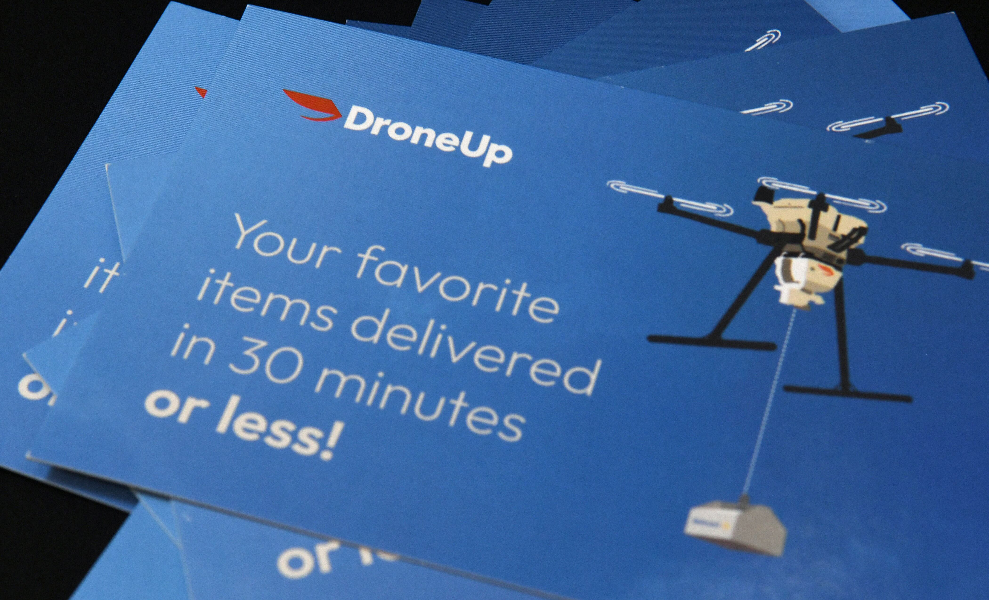 Actualmente, Wing realiza alrededor de 1,000 entregas diarias desde 18 tiendas en esa región, utilizando drones capaces de transportar paquetes de hasta 2.3 kilogramos en un tiempo promedio de 19 minutos.