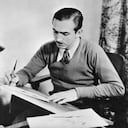 Walt Disney productor de cine, EE. UU., Retrato en la mesa de dibujo, - sin fecha (Foto de ullstein bild a través de Getty Images)