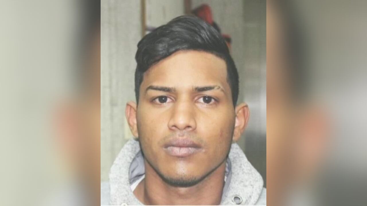 Esta es la foto que aparecía en el cartel de la Policía.