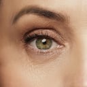 Las ojeras pueden aparecer por cansancio o como signo inminente del avance de la edad.