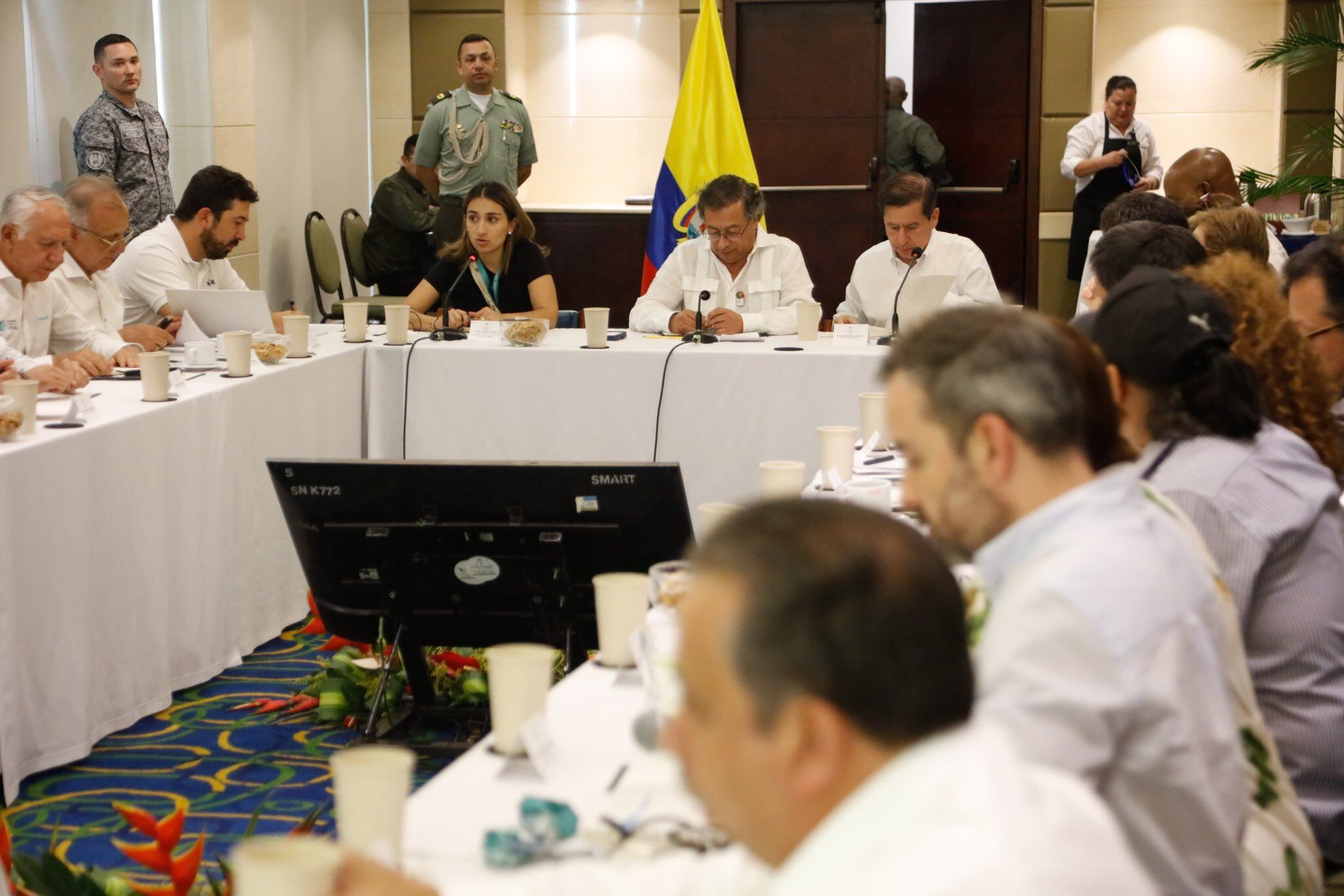 Al  lado del presidente Petro estuvieron sentados el ministro Juan Fernando Cristo y su mano derecha, la directora del Dapre, Laura Sarabia.