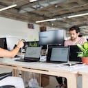 Estar al tanto de las dinámicas del mercado es una de las taeras más urgentes de las empresas hoy en día.