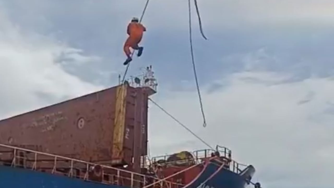 Sus compañeros le salvaron la vida.