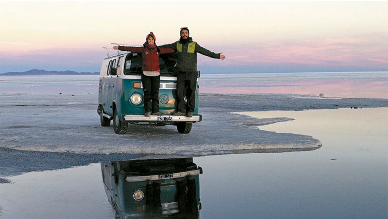 La travesía de la pareja conformada por Ana y Ángel, que comenzó en Argentina hace tres años, estuvo marcada por la compra de una Combi.