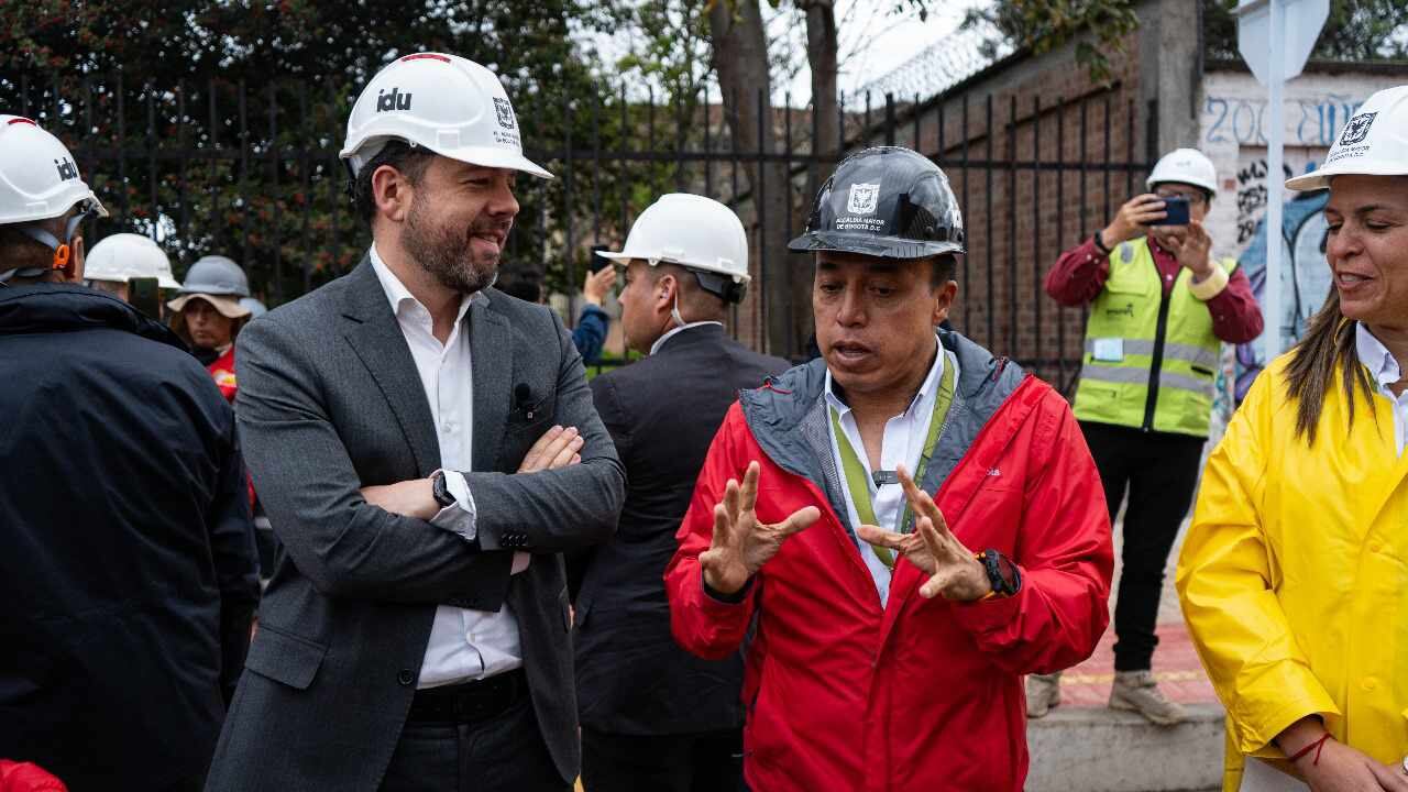 El alcalde Carlos Fernando Galán, y el director del IDU, Orlando Molano.