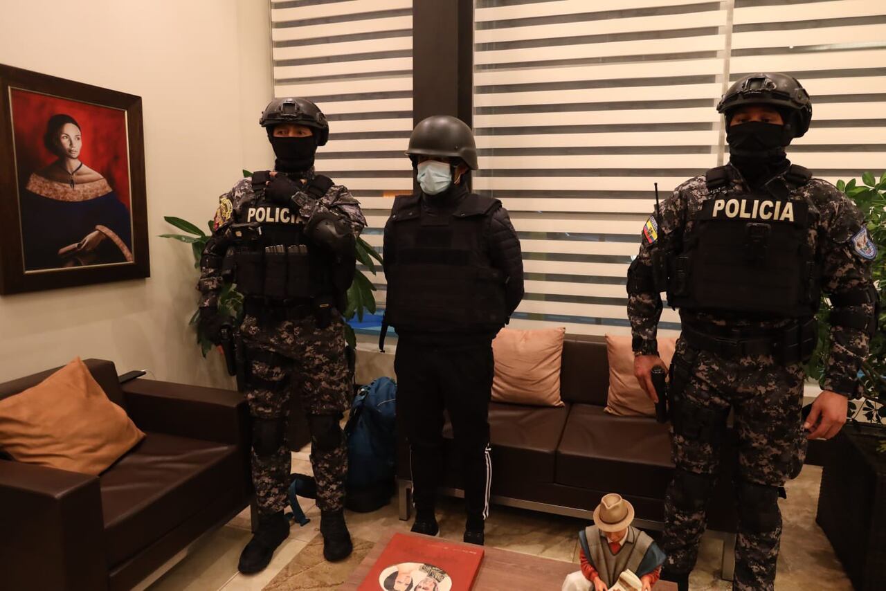 Germán Cáceres en poder de las autoridades ecuatorianas.