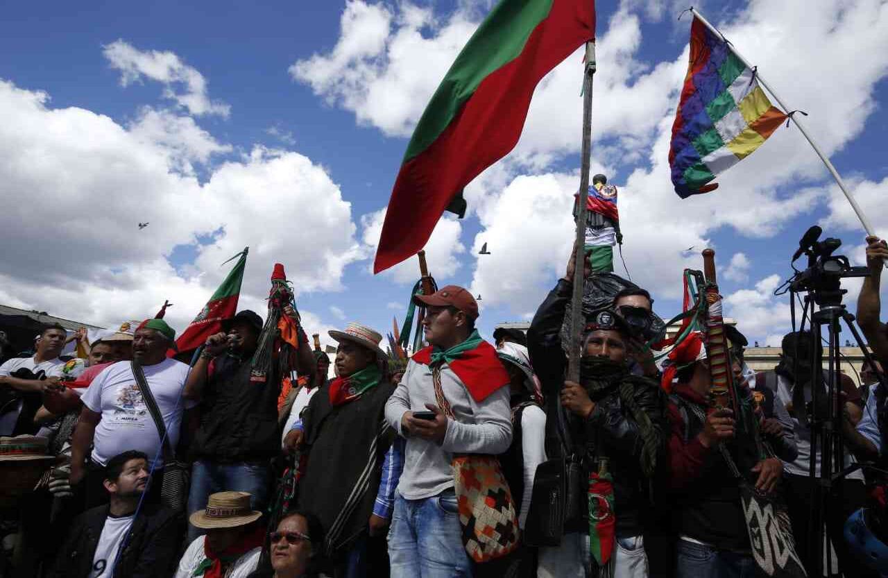 Los pueblos indígenas se concentraron en la plazoleta de la Universidad Nacional para unirse a la jornada de protesta. Foto: Guillermo Torres