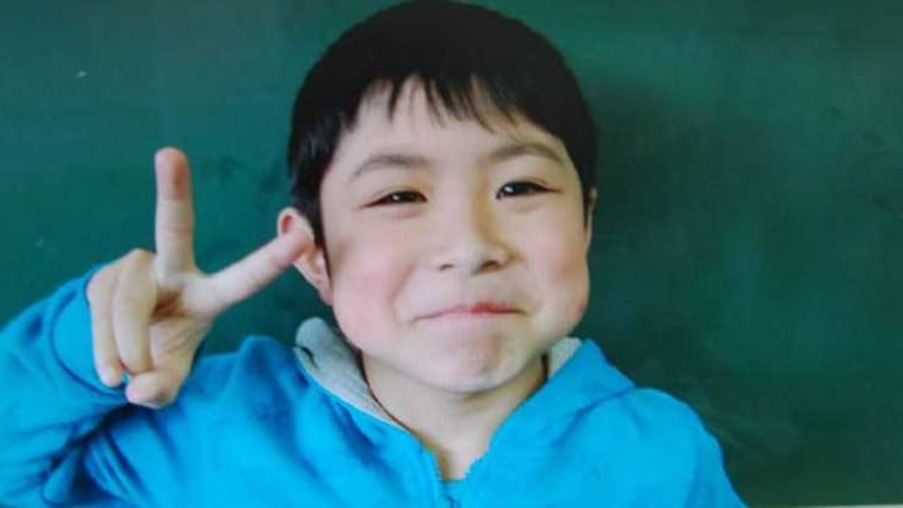 El niño desapareció el 28 de mayo y fue encontrado el 3 de junio. Pasó esos días completamente solo y sin comer, refugiado en una barraca militar abandonada donde durmió entre dos colchones y encontró una canilla para tomar agua.