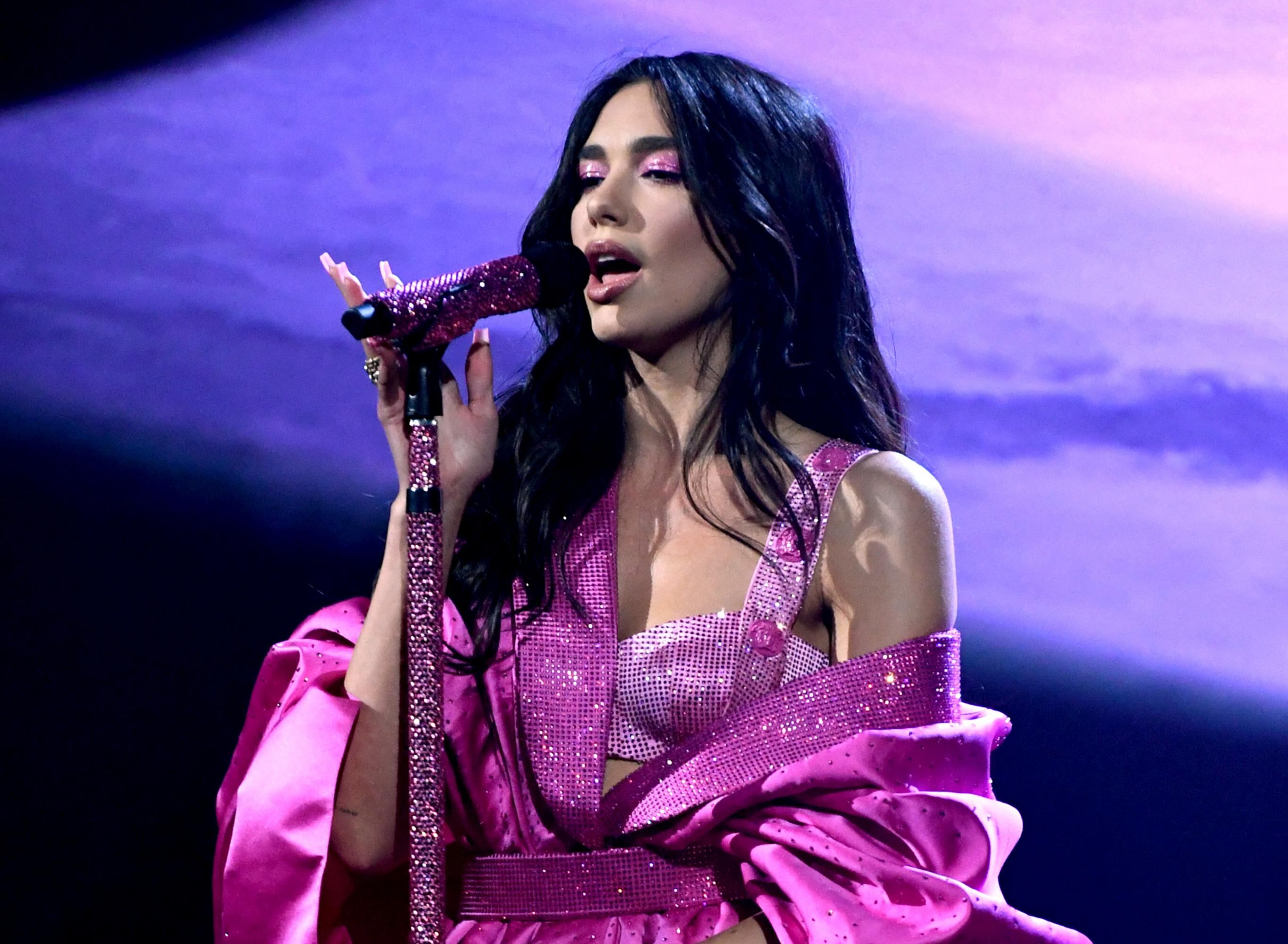 Dua Lipa, cantante británica de ascendencia albanokosovar.