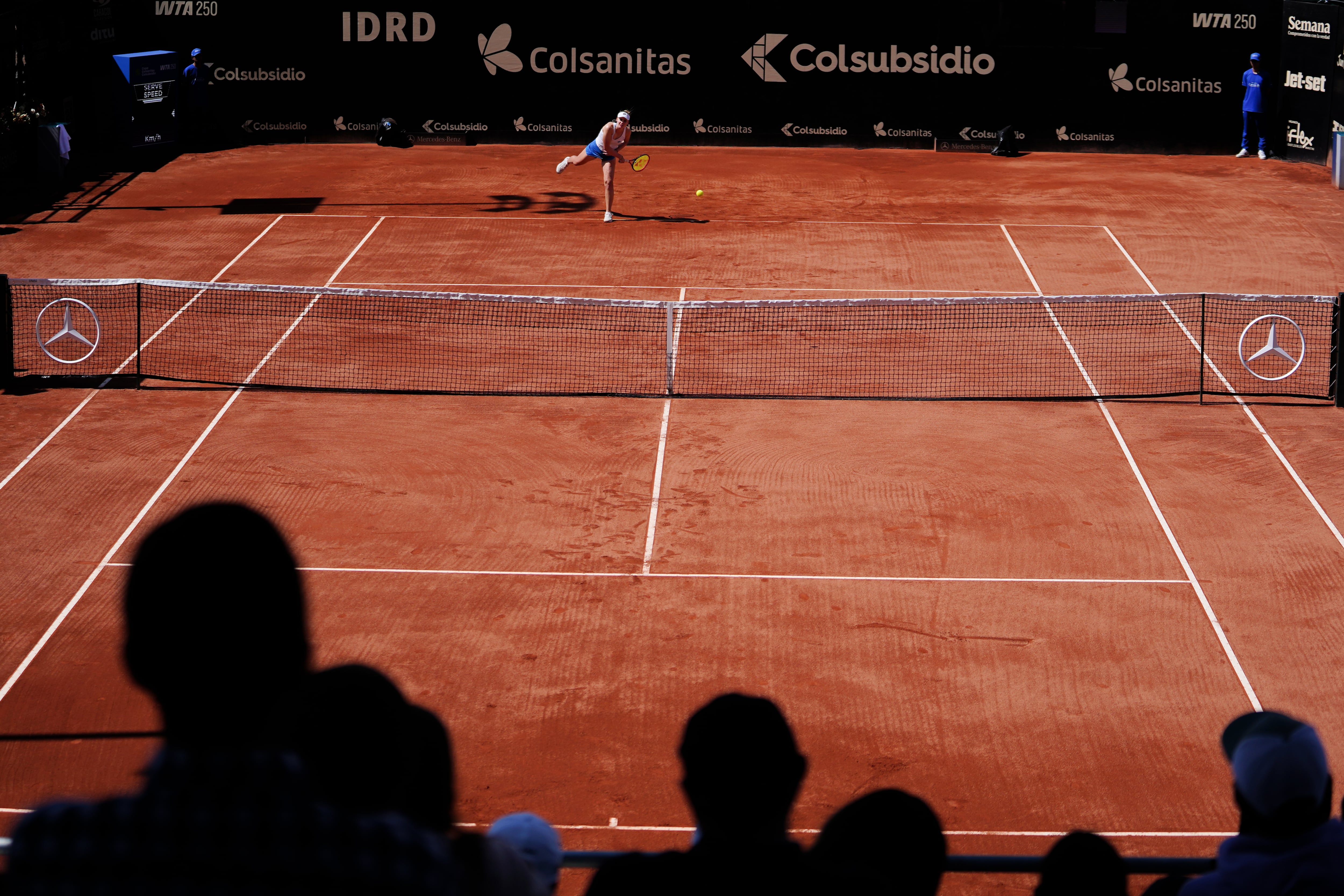 Las canchas de polvo de ladrillo del Country Club de Bogotá serán las anfitrionas de 64 de las mejores tenistas del mundo. Las deportistas competirán por llevarse el trofeo de la vigésima novena edición del torneo femenino más importante de Colombia.
