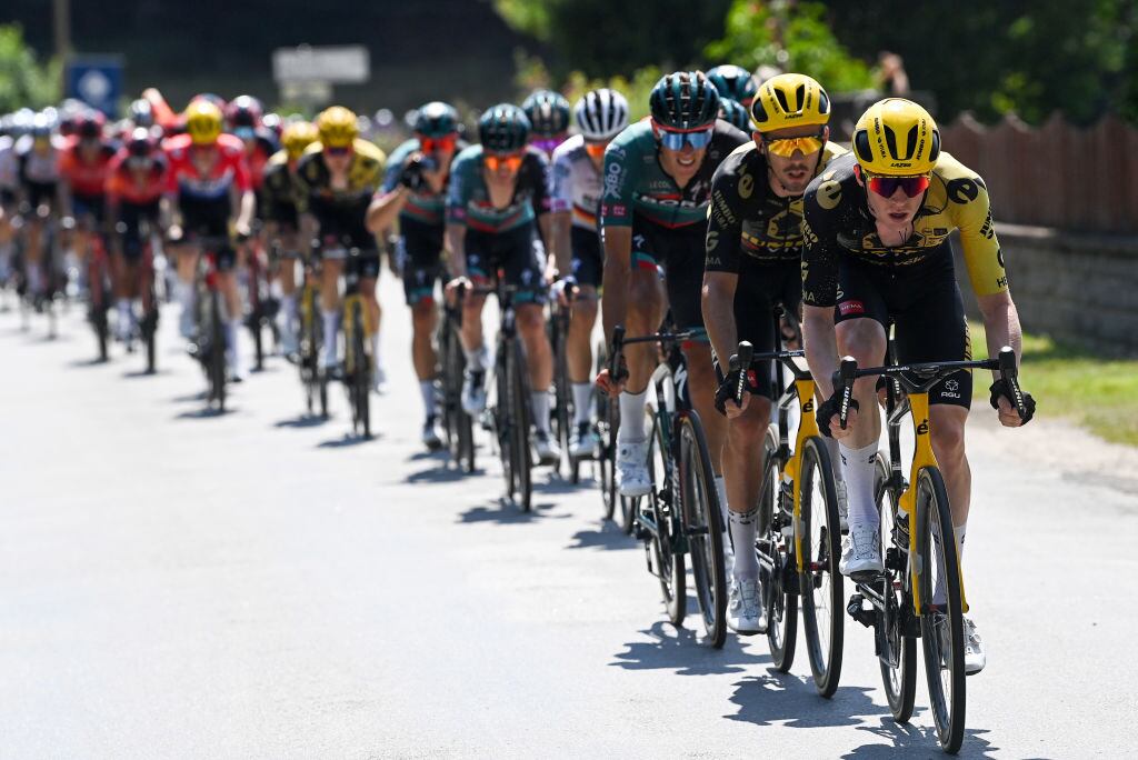 Vista general del pelotón en la etapa 9 del Tour de Francia 2023.