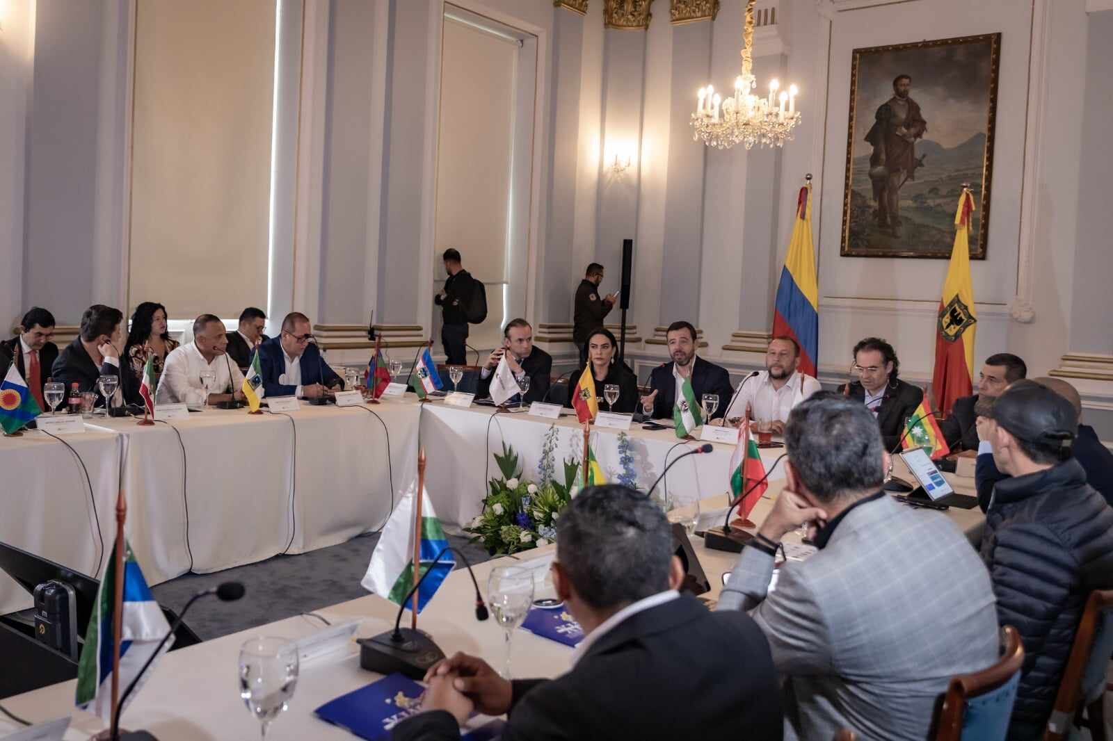 Alcaldes de ciudades capitales advierten que no se puede cambiar la certeza por la incertidumbre en el Metro de Bogotá.