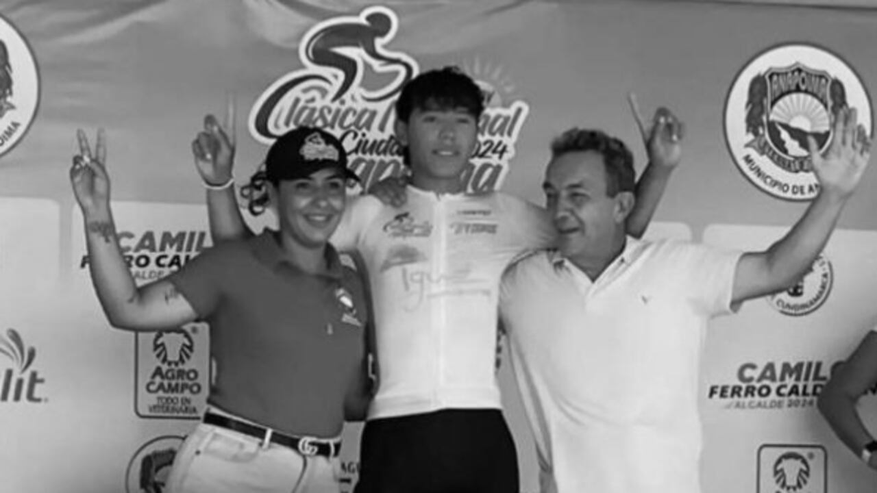 En el centro, el joven Santiago Ruiz.