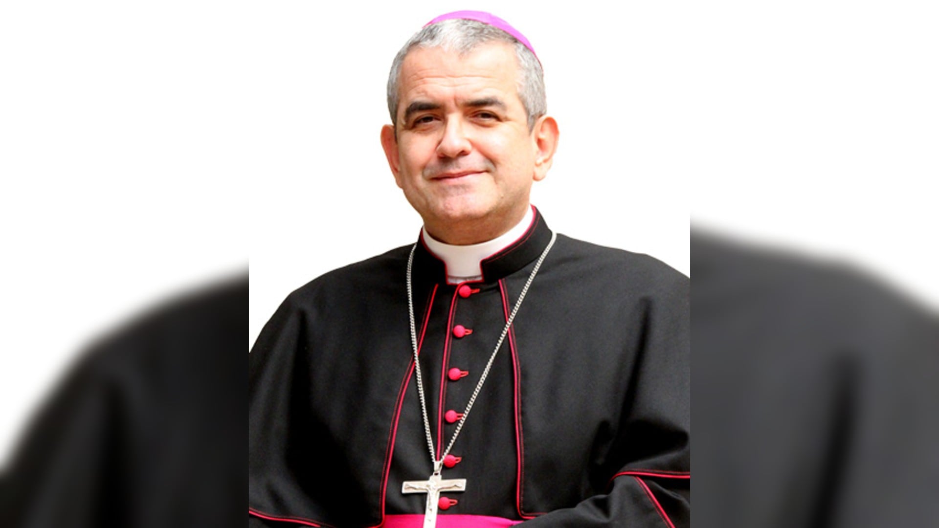 Monseñor Víctor Manuel Ochoa.