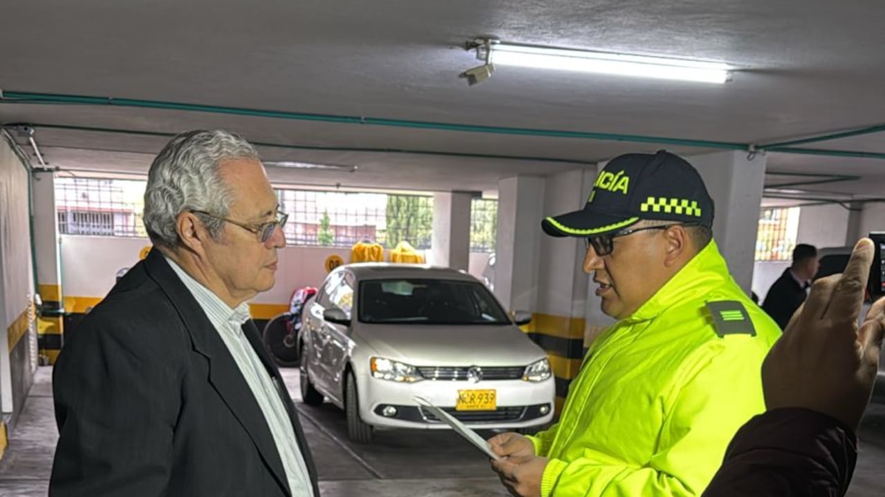 Este es el momento de la captura del expresidente del Senado Iván Name, en su casa.