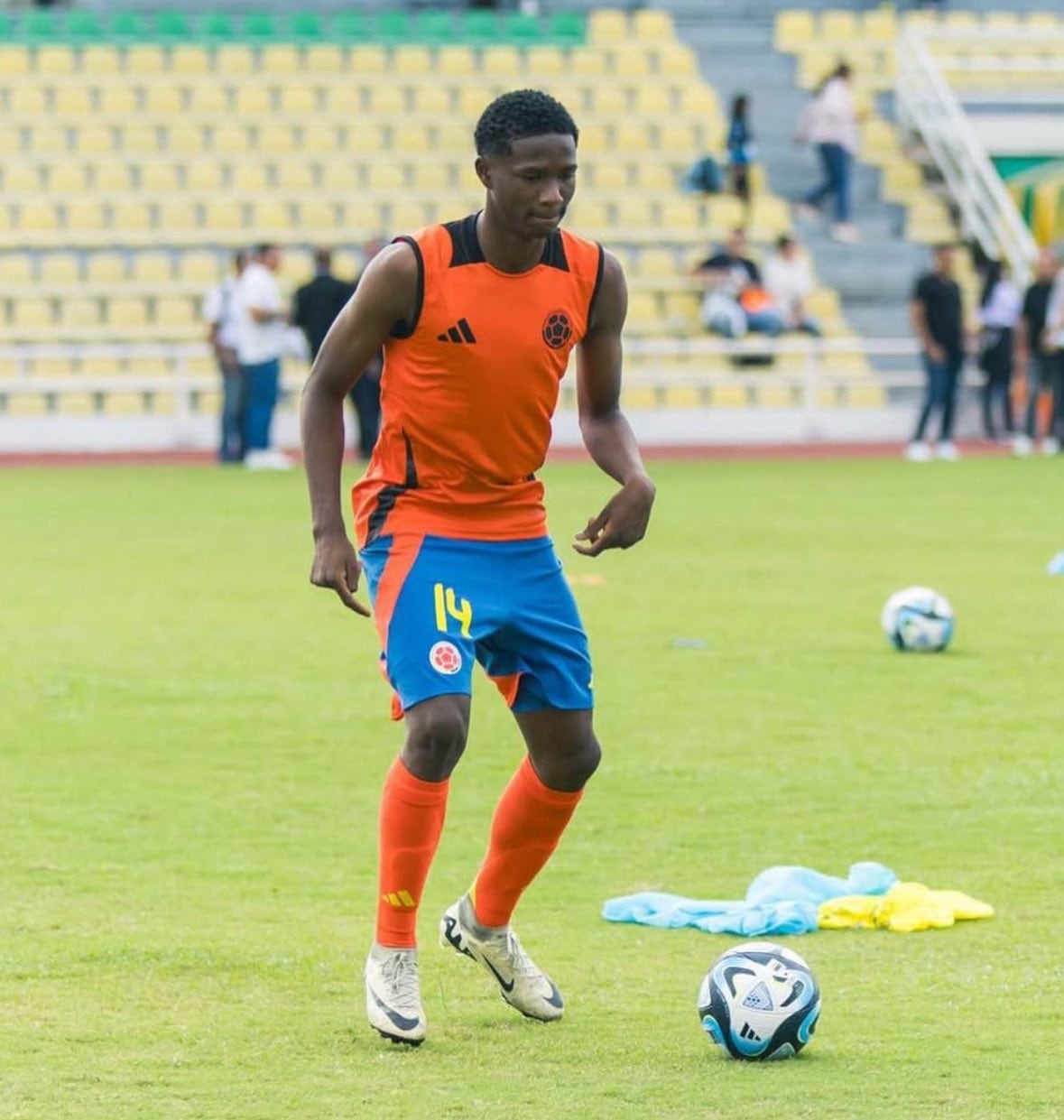 Feder Rivas, lateral de la Selección Colombia Sub 17.
