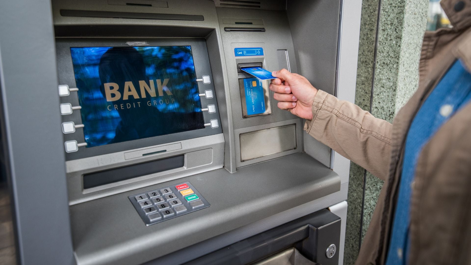 Las estafas financieras pueden afectar a cualquier persona y dejar consecuencias graves, como la pérdida total del dinero en cuentas bancarias.