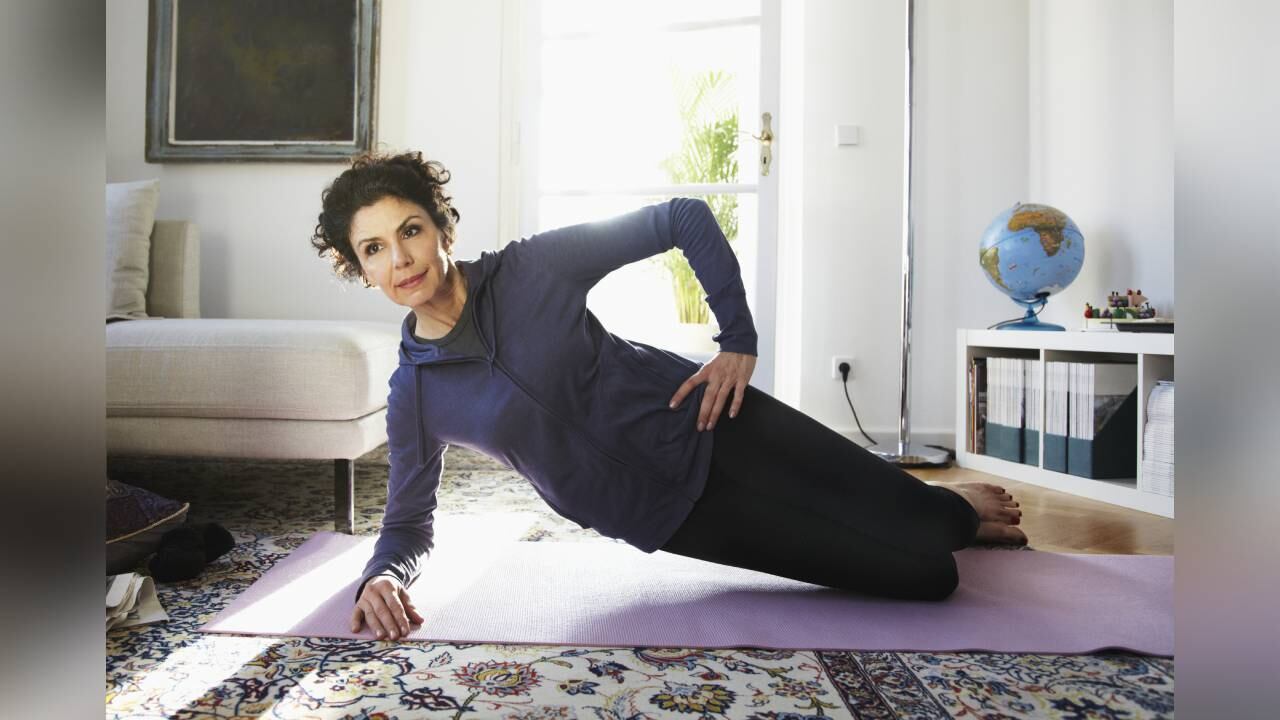 Con una buena rutina de ejercicios se puede mantener un abdomen plano. Foto: Gettyimages.