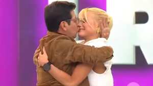 Los dos presentadores de TV se dieron un beso en pleno set.