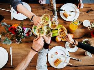 Realizar un brindis es clave para darle la bienvenida al Año Nuevo.