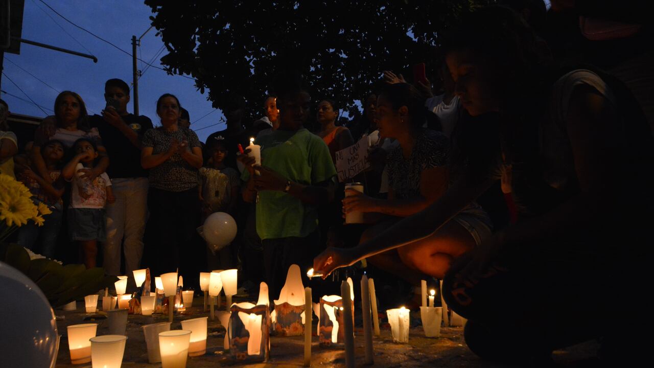 Plantón en el barrio San Judas Tadeo en Cali por el asesinato de la niña Michelle González
