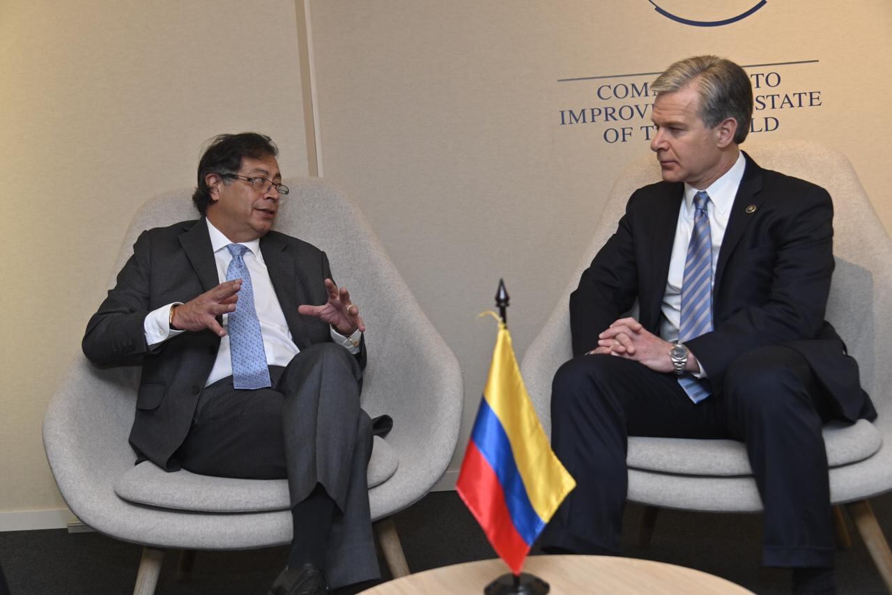 Encuentro bilateral del presidente Petro con Christopher Wray, Director del FBI en el Foro Económico Mundial que se lleva a cabo en Davos, Suiza.