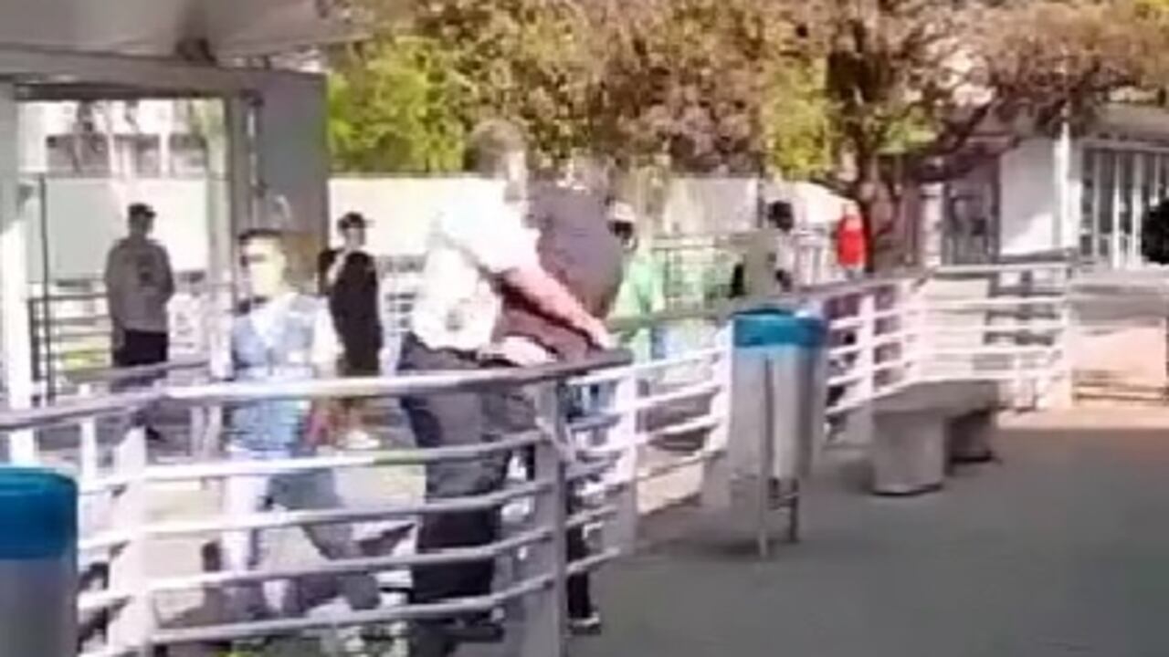 La pelea ocurrió, al parecer, en la estación Capri del MIO.